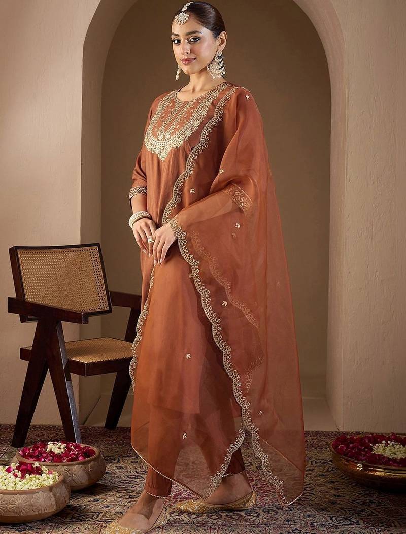 Women Ethnic Motifs Embroidered Regular Liva Kurta with Trousers & With Dupatta