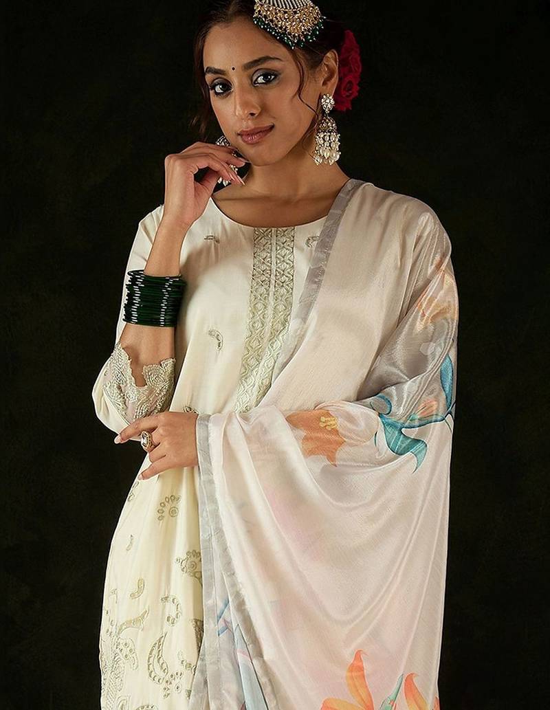 Women Floral Embroidered Regular Thread Work Kurta with Trousers & With Dupatta