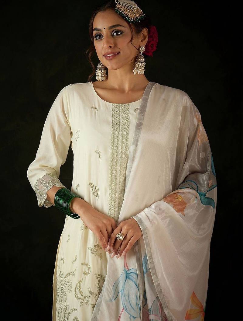 Women Floral Embroidered Regular Thread Work Kurta with Trousers & With Dupatta