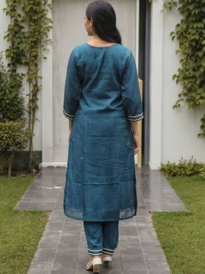 Women Ethnic Motifs Embroidered Regular Gotta Patti Kurta with Trousers 2