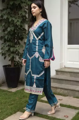 Women Ethnic Motifs Embroidered Regular Gotta Patti Kurta with Trousers