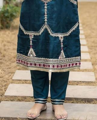 Women Ethnic Motifs Embroidered Regular Gotta Patti Kurta with Trousers 4