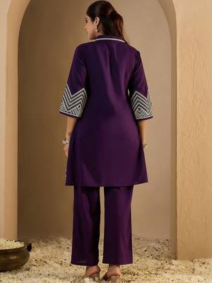 Women Embroidered Regular Thread Work Pure Cotton Kurta with Trousers 7