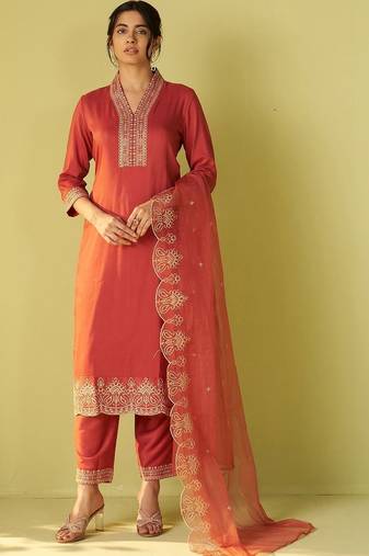 Women Ethnic Motifs Embroidered Regular Thread Work Kurta with Trousers & With Dupatta