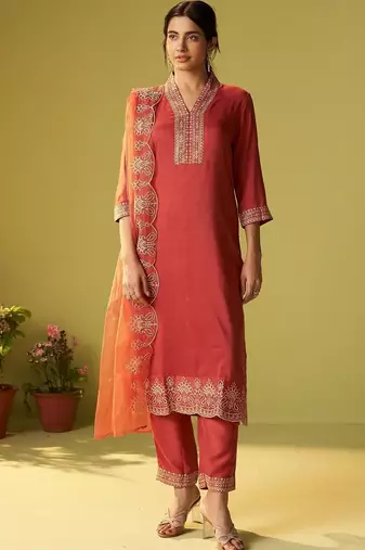 Women Ethnic Motifs Embroidered Regular Thread Work Kurta with Trousers & With Dupatta
