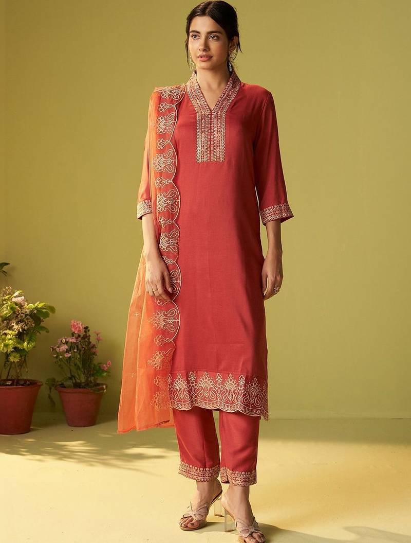 Women Ethnic Motifs Embroidered Regular Thread Work Kurta with Trousers & With Dupatta