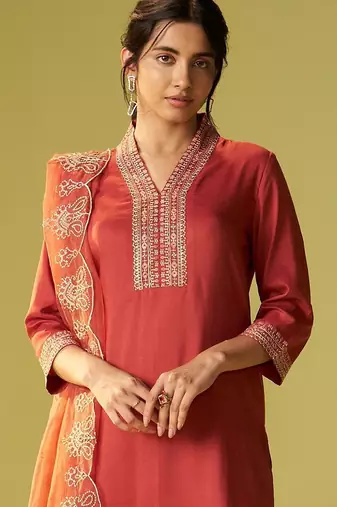 Women Ethnic Motifs Embroidered Regular Thread Work Kurta with Trousers & With Dupatta