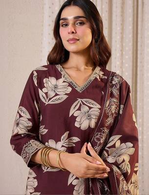 Women Floral Printed Regular Chanderi Silk Kurta with Trousers & With Dupatta 2