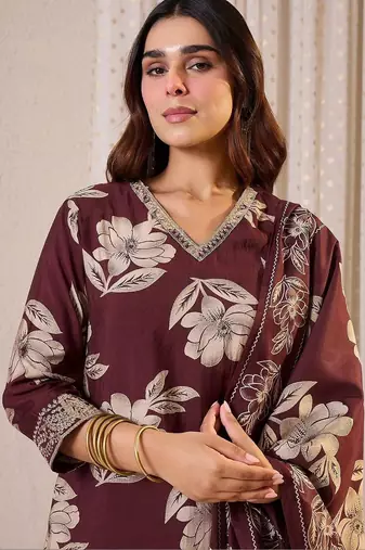 Women Floral Printed Regular Chanderi Silk Kurta with Trousers & With Dupatta