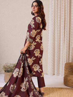 Women Floral Printed Regular Chanderi Silk Kurta with Trousers & With Dupatta 3