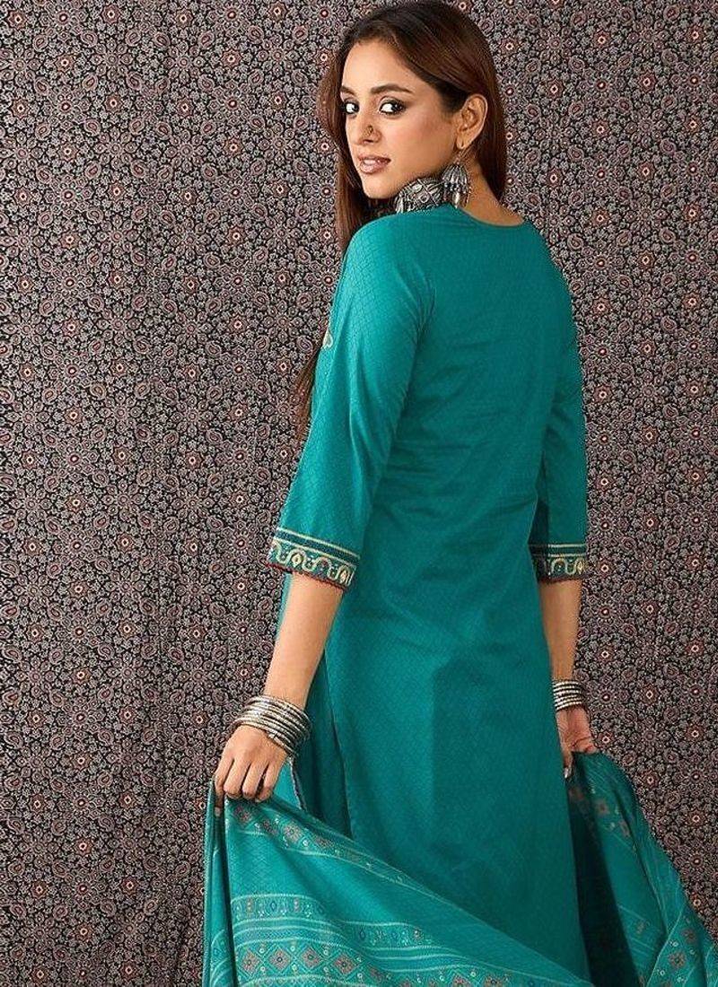 Women Ethnic Motifs Embroidered Regular Thread Work Pure Cotton Kurta with Trousers & With Dupatta