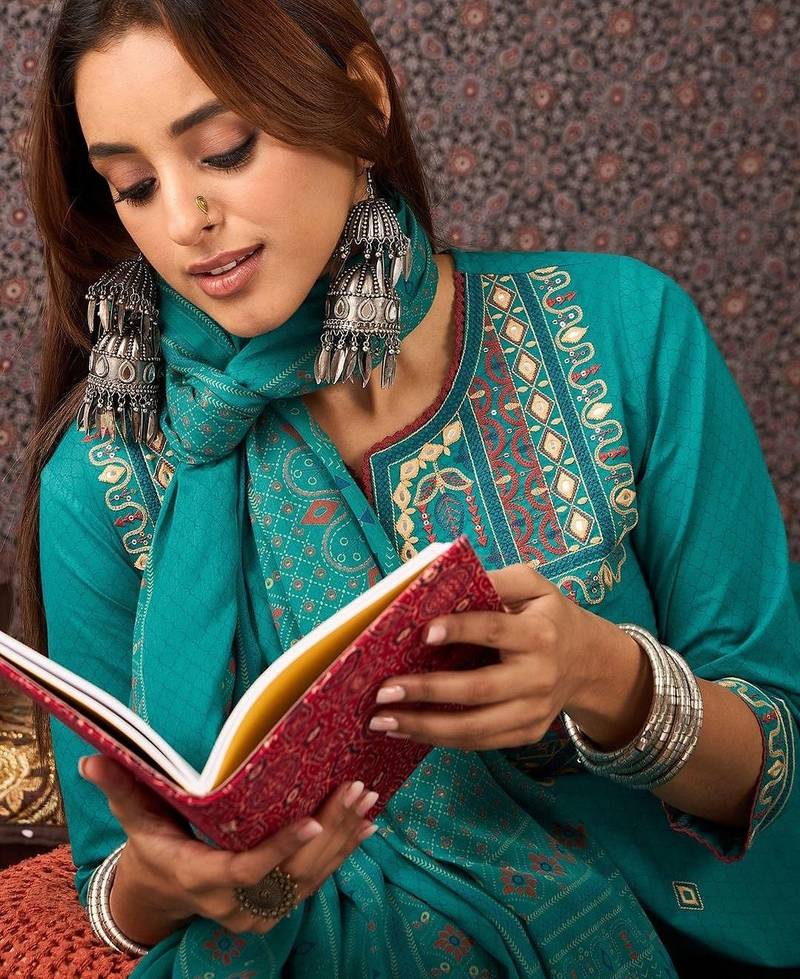 Women Ethnic Motifs Embroidered Regular Thread Work Pure Cotton Kurta with Trousers & With Dupatta