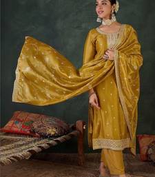 Women Ethnic Motifs Embroidered Regular Thread Work Kurta with Trousers & With Dupatta