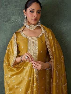 Women Ethnic Motifs Embroidered Regular Thread Work Kurta with Trousers & With Dupatta 2