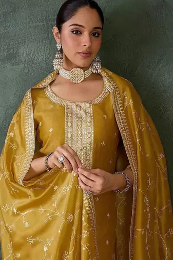 Women Ethnic Motifs Embroidered Regular Thread Work Kurta with Trousers & With Dupatta