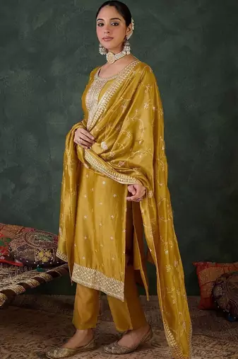 Women Ethnic Motifs Embroidered Regular Thread Work Kurta with Trousers & With Dupatta