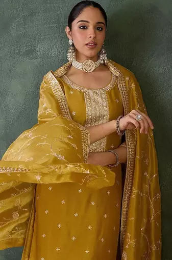 Women Ethnic Motifs Embroidered Regular Thread Work Kurta with Trousers & With Dupatta