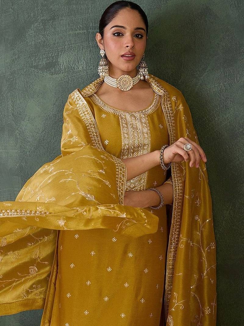 Women Ethnic Motifs Embroidered Regular Thread Work Kurta with Trousers & With Dupatta
