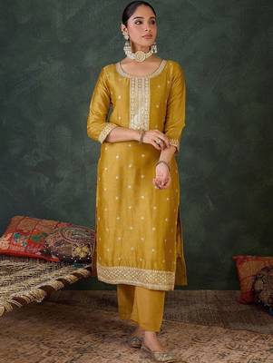 Women Ethnic Motifs Embroidered Regular Thread Work Kurta with Trousers & With Dupatta 5