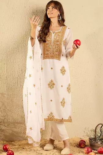 Women Ethnic Motifs Embroidered Regular Thread Work Kurta with Trousers & With Dupatta