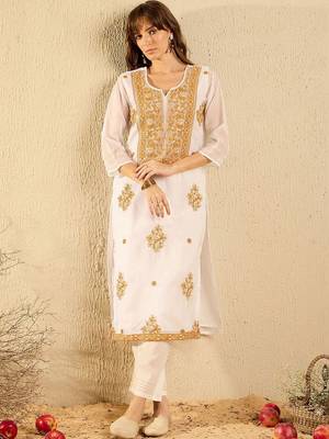 Women Ethnic Motifs Embroidered Regular Thread Work Kurta with Trousers & With Dupatta 5