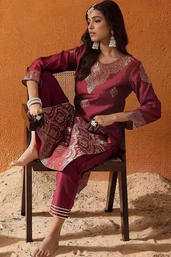 Women Ethnic Motifs Embroidered Regular Kurta with Trousers
