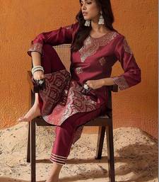 Women Ethnic Motifs Embroidered Regular Kurta with Trousers
