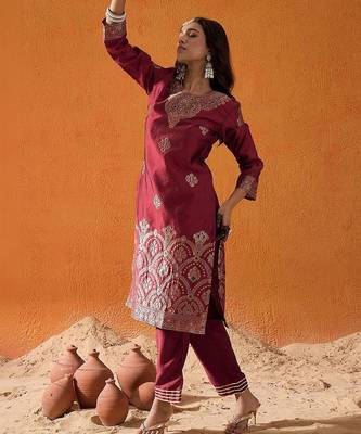 Women Ethnic Motifs Embroidered Regular Kurta with Trousers 3