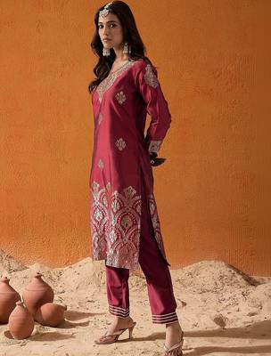 Women Ethnic Motifs Embroidered Regular Kurta with Trousers 4
