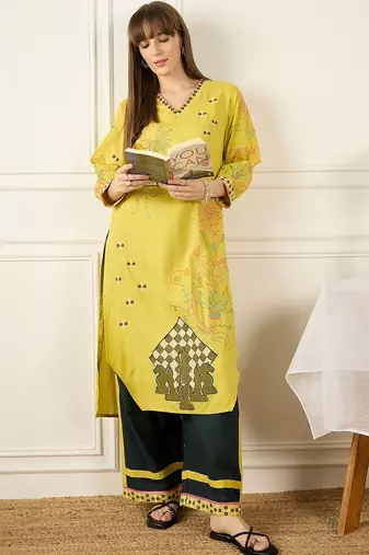 Women Ethnic Motifs Embroidered Regular Thread Work Kurta with Palazzos
