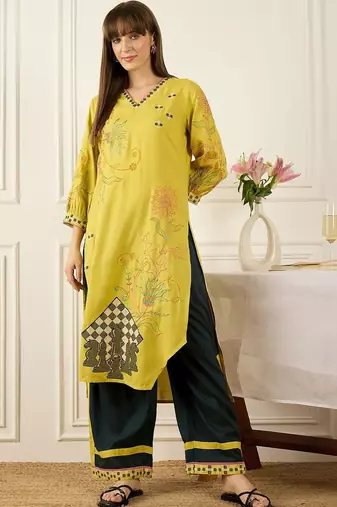 Women Ethnic Motifs Embroidered Regular Thread Work Kurta with Palazzos