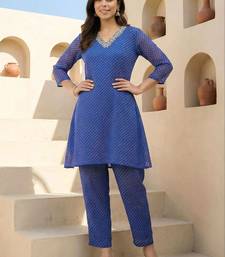 Women Ethnic Motifs Printed Regular Kurti with Trousers