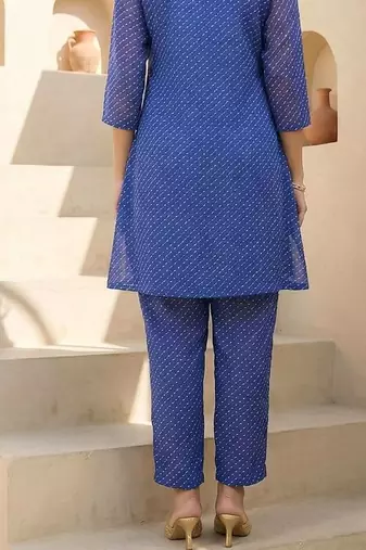 Women Ethnic Motifs Printed Regular Kurti with Trousers