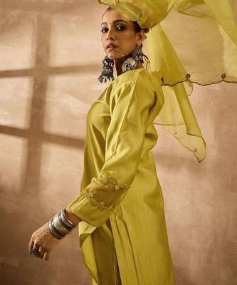 Women Ethnic Motifs Embroidered Regular Thread Work Liva Kurta with Palazzos & With Dupatta 3