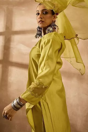 Women Ethnic Motifs Embroidered Regular Thread Work Liva Kurta with Palazzos & With Dupatta