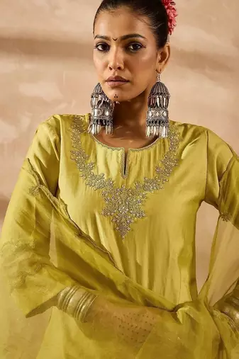 Women Ethnic Motifs Embroidered Regular Thread Work Liva Kurta with Palazzos & With Dupatta