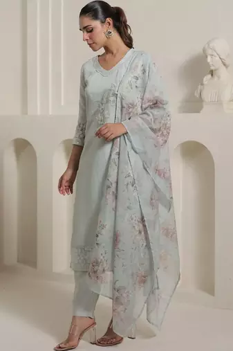 Women Floral Regular Thread Work Kurta with Trousers & With Dupatta