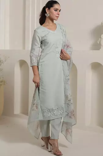 Women Floral Regular Thread Work Kurta with Trousers & With Dupatta