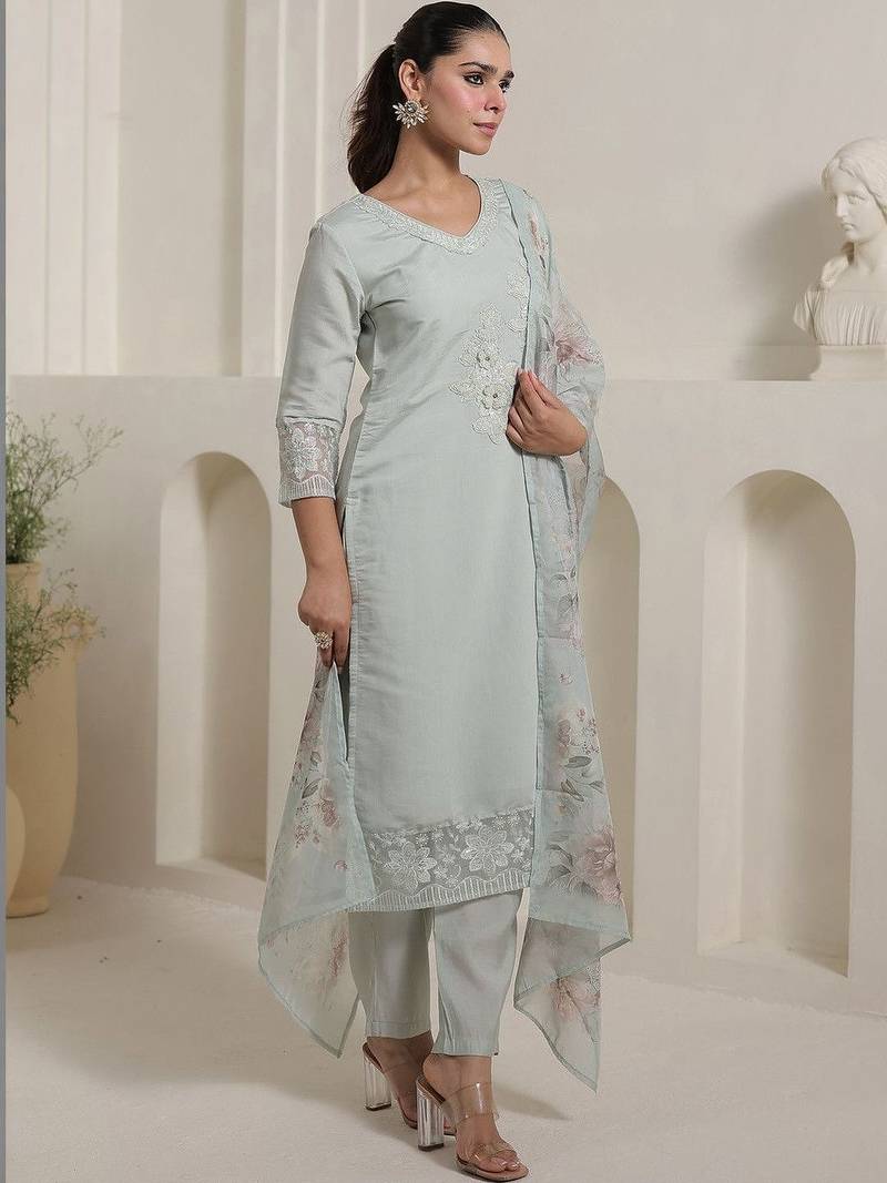 Women Floral Regular Thread Work Kurta with Trousers & With Dupatta