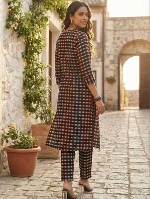 Women Regular Pure Cotton Kurta with Trousers 4