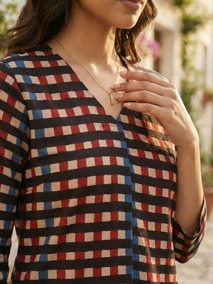 Women Regular Pure Cotton Kurta with Trousers 6