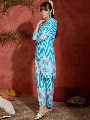 Women Printed Regular Pure Cotton Kurta with Trousers 3