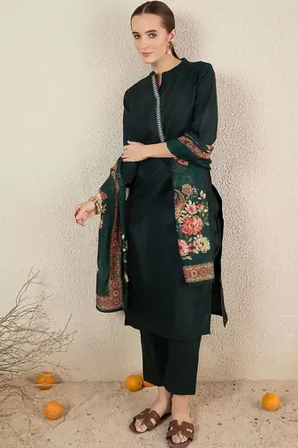 Women Floral Embroidered Regular Thread Work Kurta with Trousers & With Dupatta