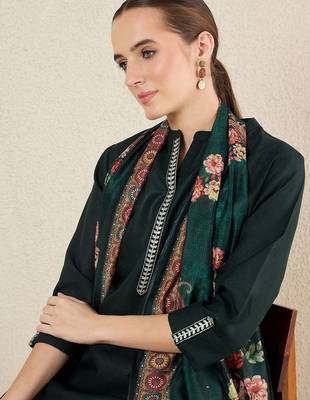 Women Floral Embroidered Regular Thread Work Kurta with Trousers & With Dupatta 3