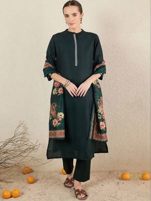 Women Floral Embroidered Regular Thread Work Kurta with Trousers & With Dupatta 4