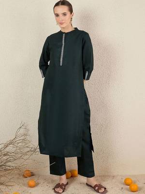 Women Floral Embroidered Regular Thread Work Kurta with Trousers & With Dupatta 6