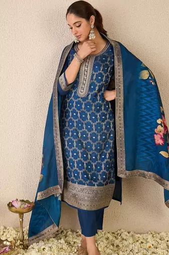 Women Ethnic Motifs Regular Kurta with Trousers & With Dupatta