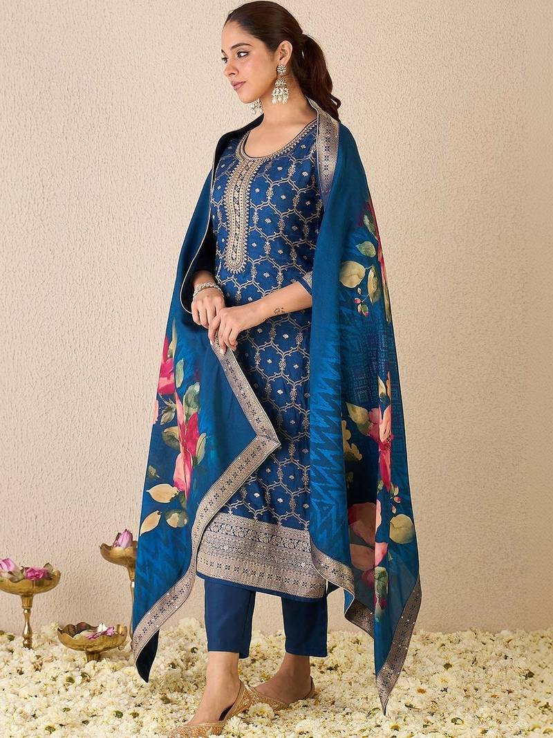 Women Ethnic Motifs Regular Kurta with Trousers & With Dupatta
