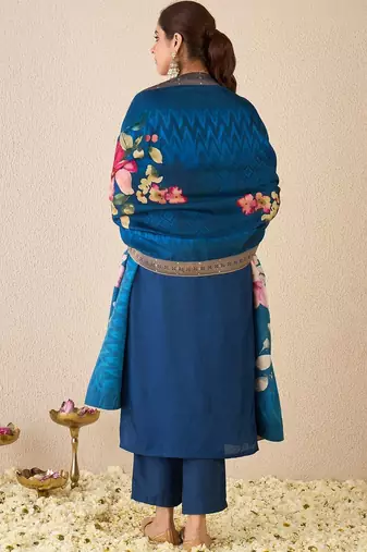 Women Ethnic Motifs Regular Kurta with Trousers & With Dupatta