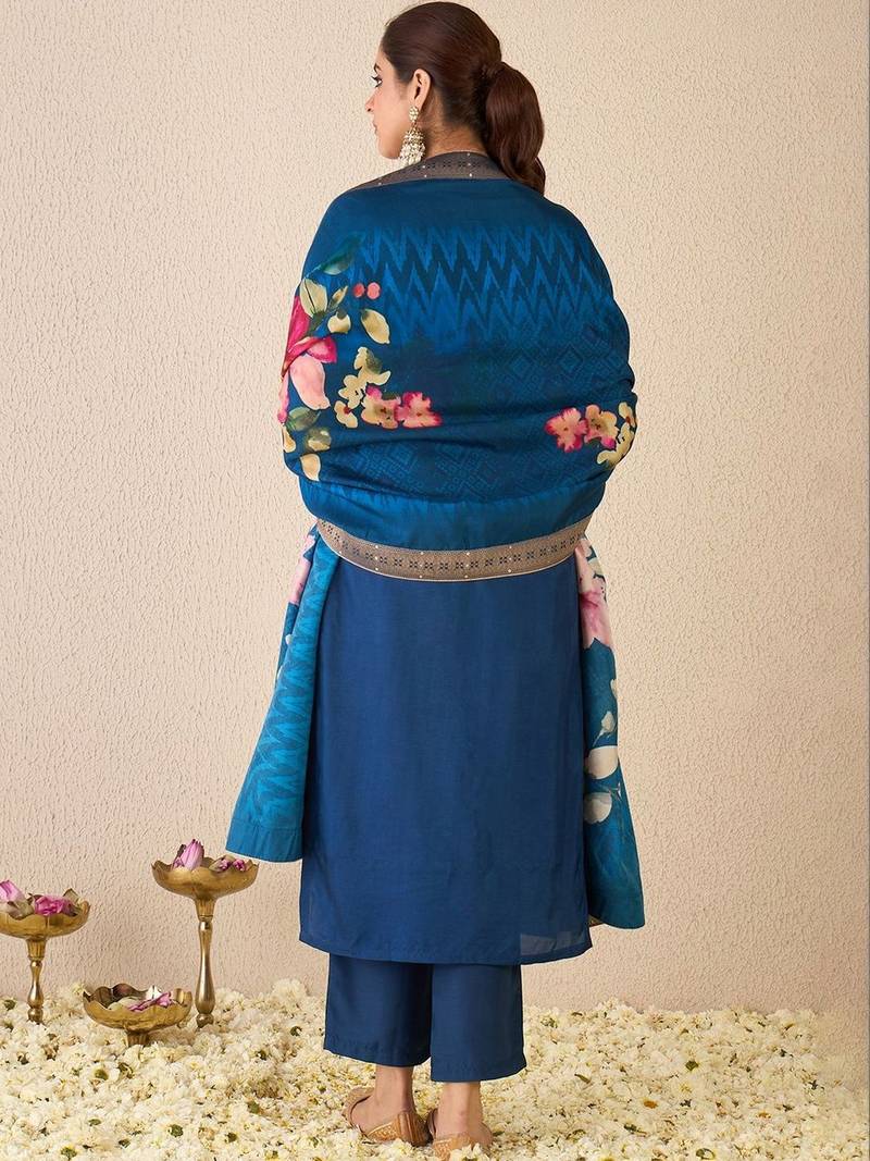 Women Ethnic Motifs Regular Kurta with Trousers & With Dupatta